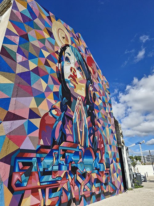 edición de video y creadora de contenido naty late cuentos de mochila